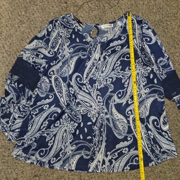 Women’s Long Sleeve Crochet Top By Roommates, Size XL, Navy Paisley Print - Picture 3 of 7
